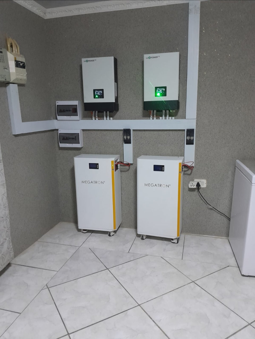 LuxPower 12KW Hybrid System Full Pack with Megatron Batteries 51.2V 28.66KW 560AH